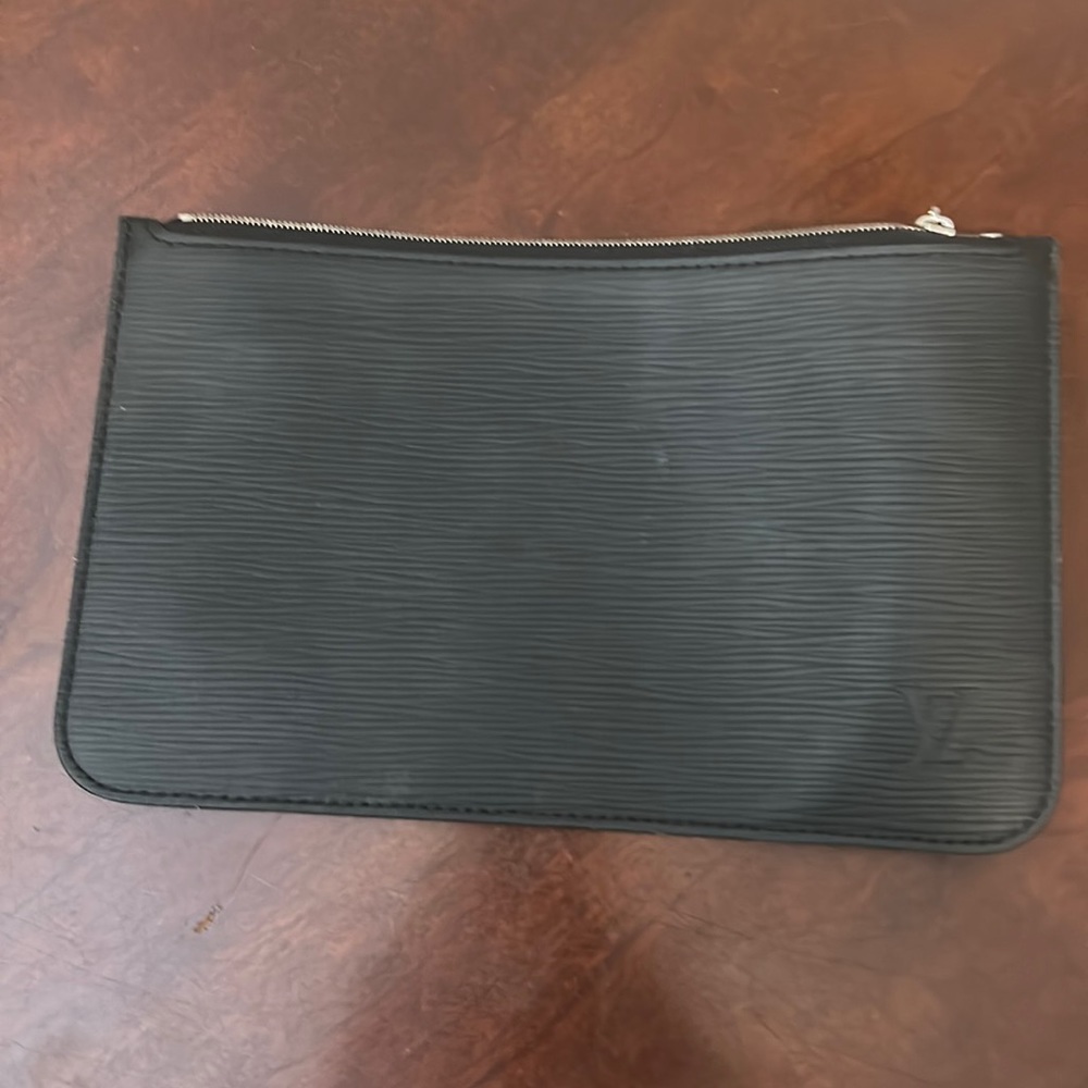 Louis Vuitton Neverfull pouch in black Epi
